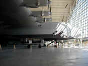 SR-71_Spruce Goose.JPG (316858 bytes)